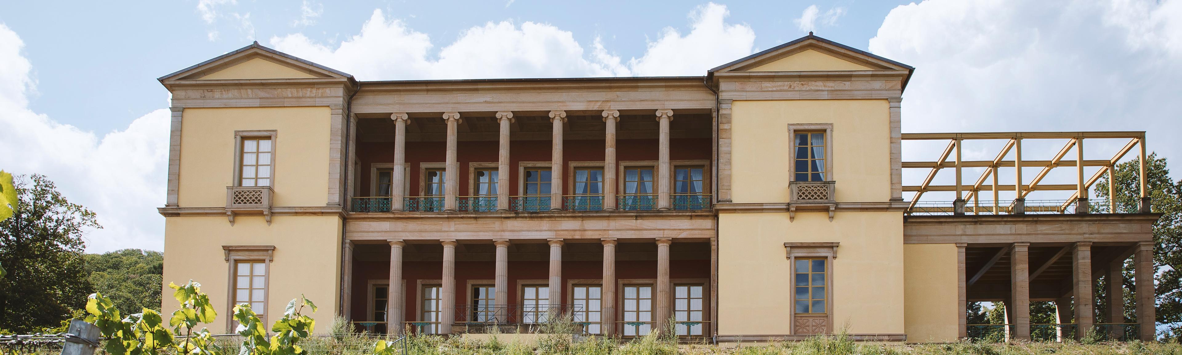 Säulengang der Schloss Villa Ludwigshöhe